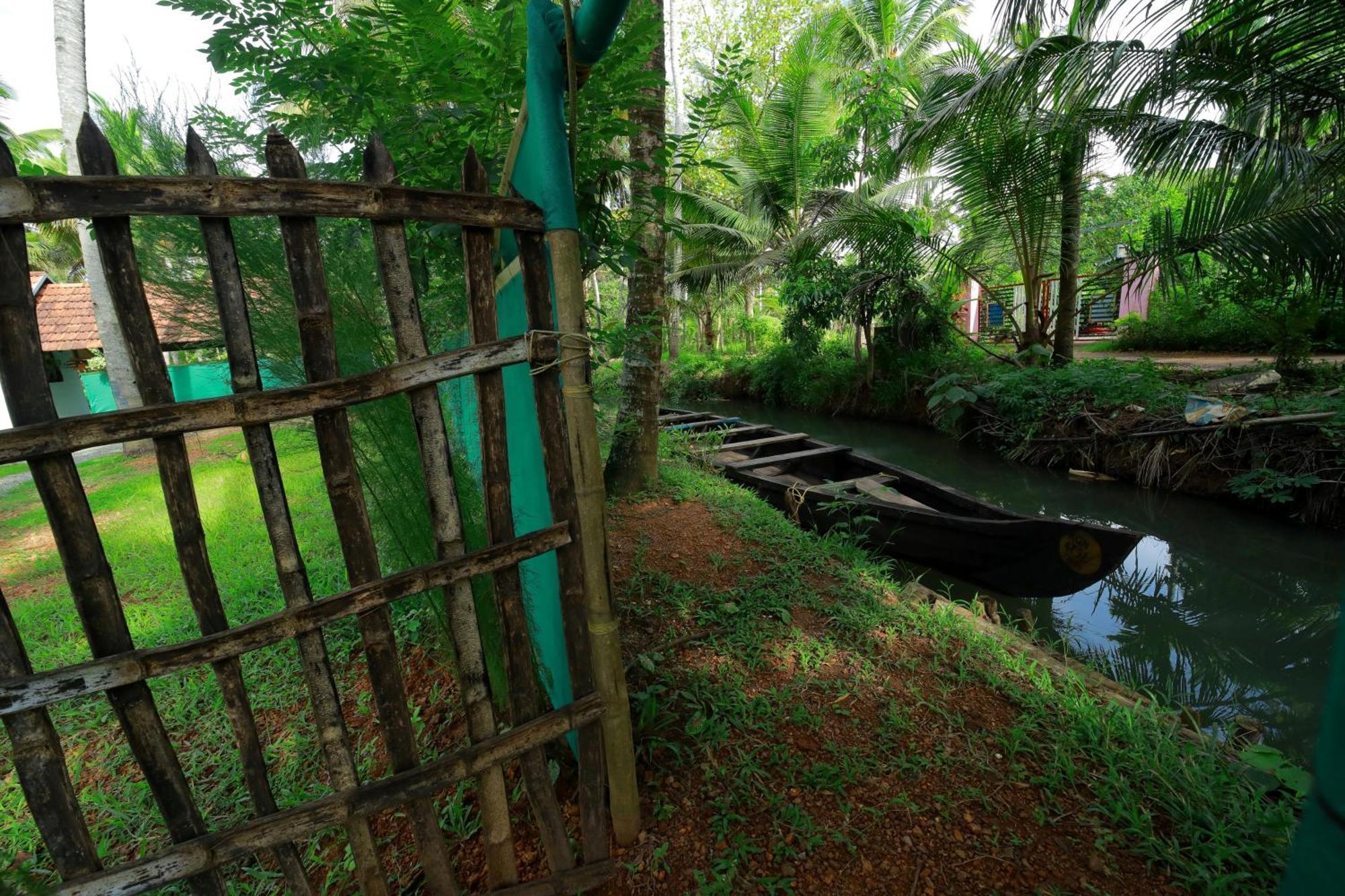 Ferienwohnung Prakruthi Residency Munroeisland Mundrothuruth Exterior foto