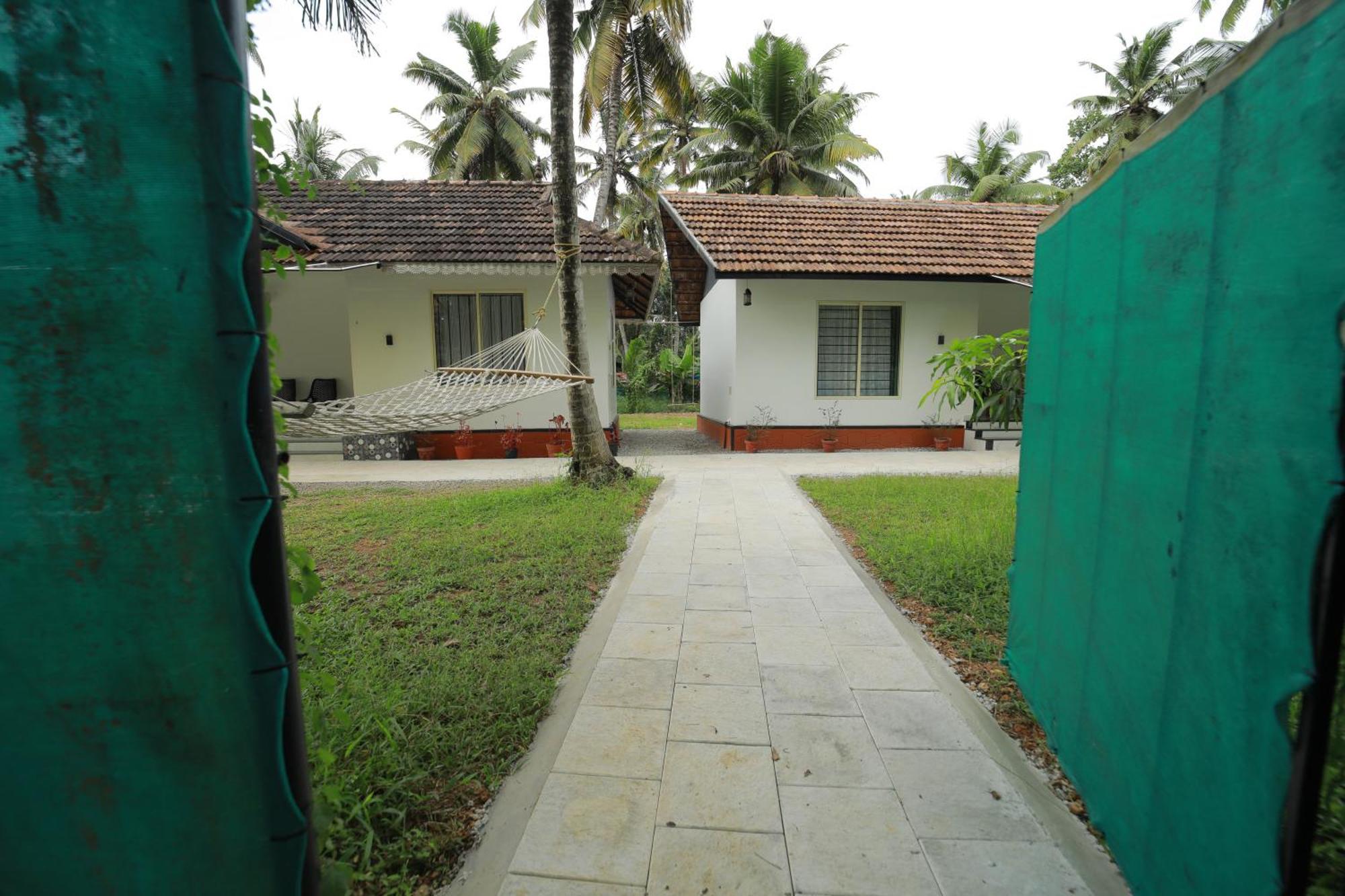Ferienwohnung Prakruthi Residency Munroeisland Mundrothuruth Exterior foto