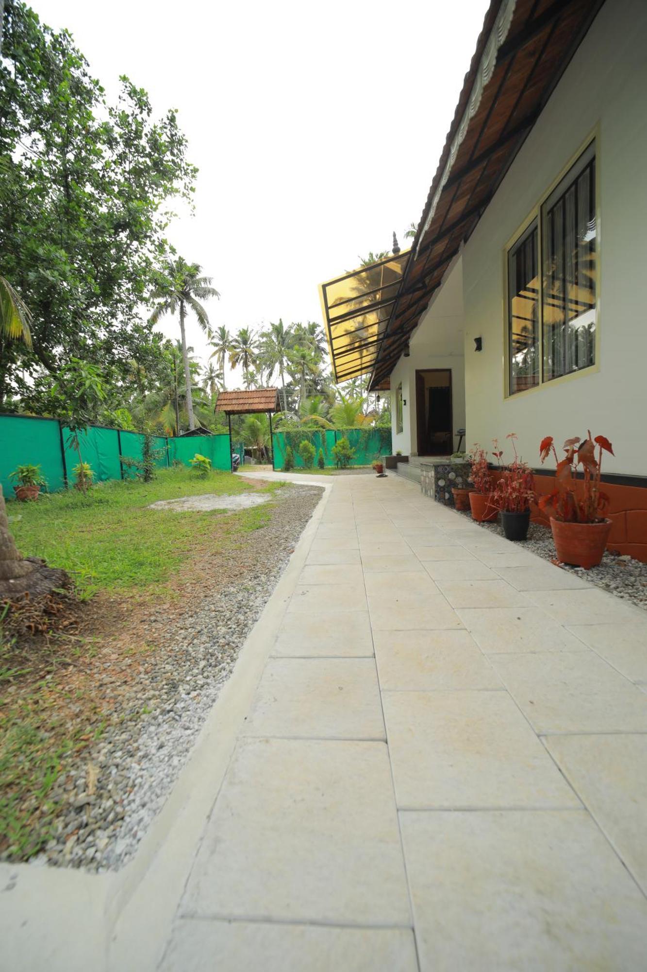 Ferienwohnung Prakruthi Residency Munroeisland Mundrothuruth Exterior foto