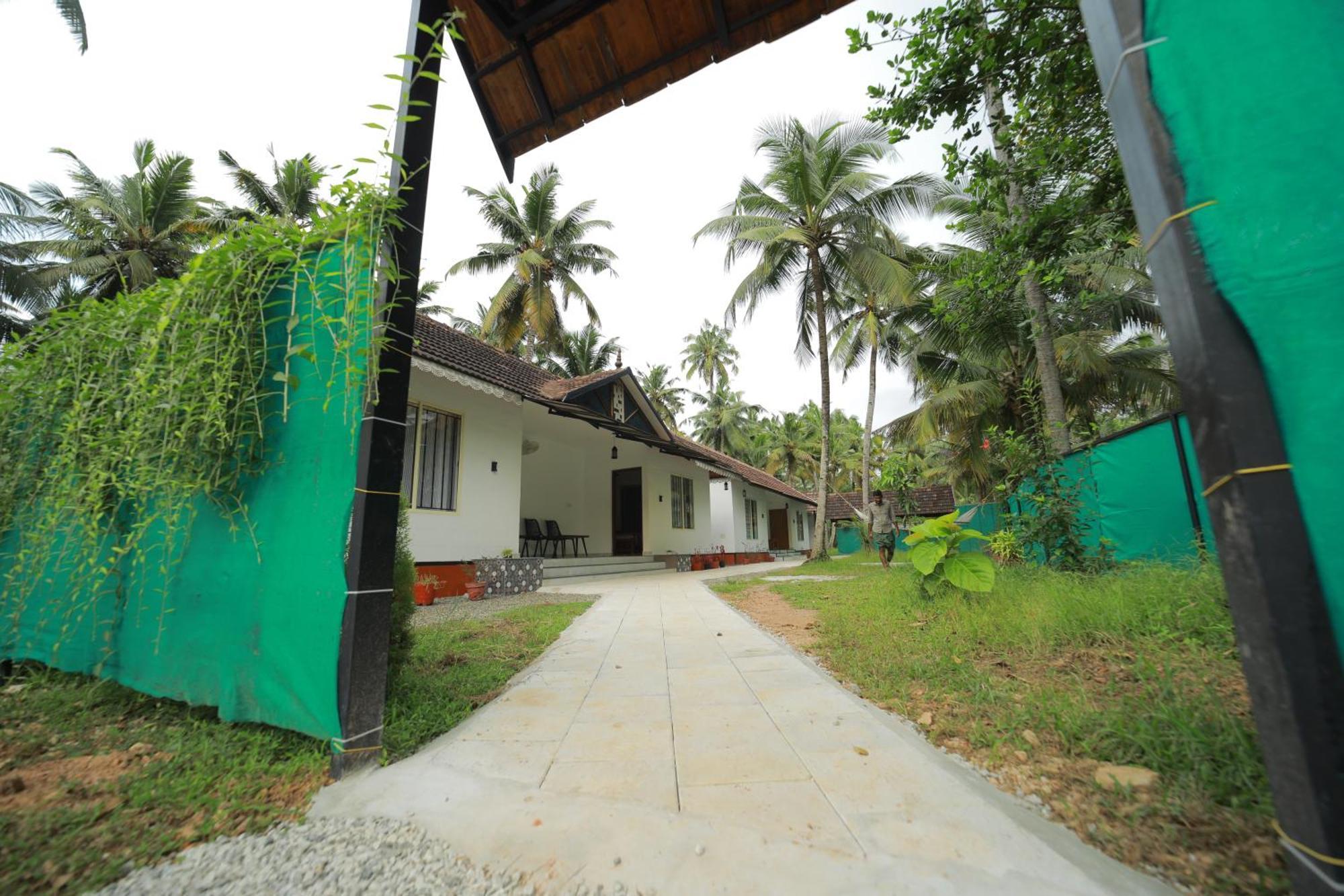 Ferienwohnung Prakruthi Residency Munroeisland Mundrothuruth Exterior foto